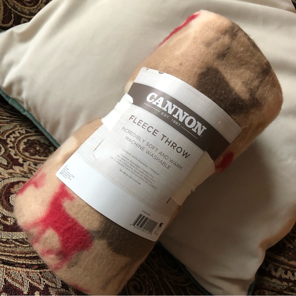 Cannon fleece throw - Super soft 50x60”